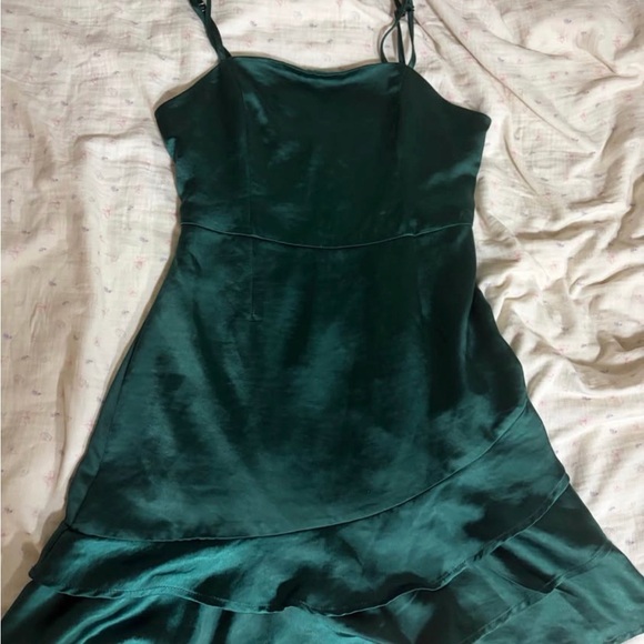 Lulu's Emerald Green Tiered Mini Dress - Picture 2 of 4